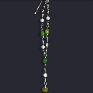 Elegant Green and Silver Necklace